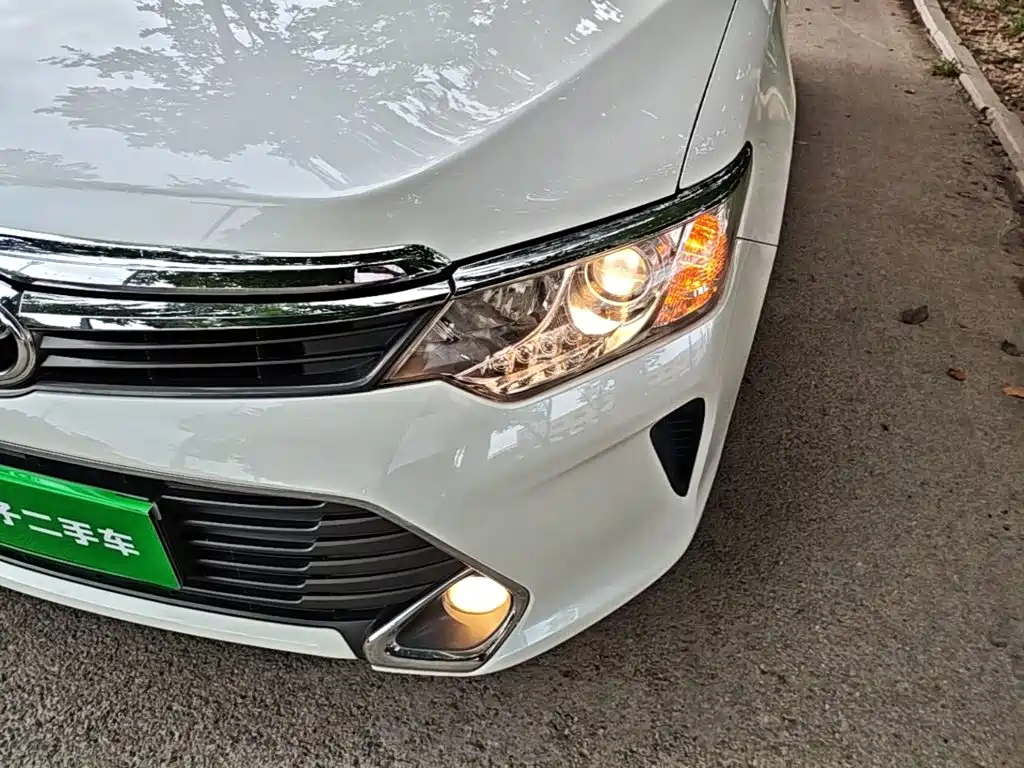 Toyota Camry 2015 — фото 24