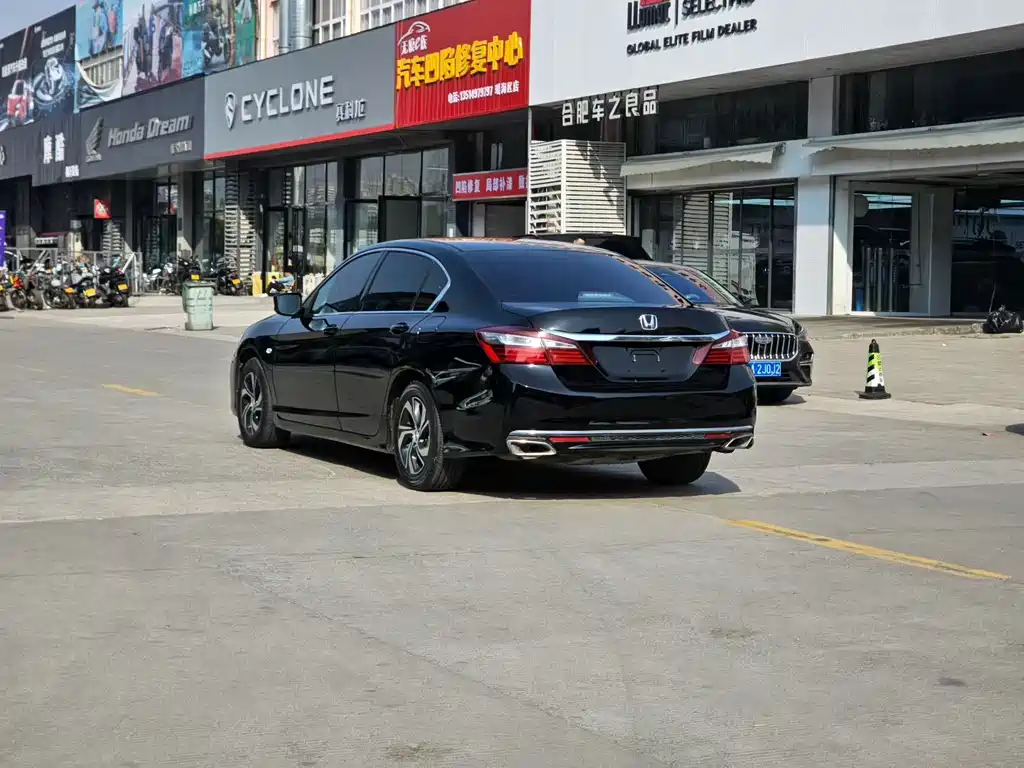 Honda Accord 2017 — фото 6