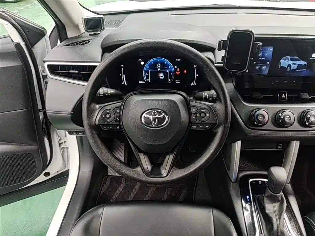 Toyota Corolla Cross 2025 — фото 11