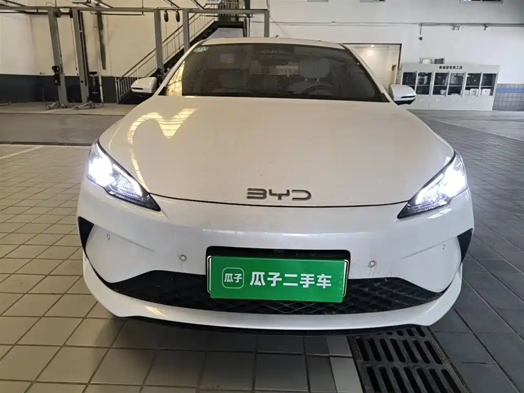 BYD Seal 05 DM-i 2025 — фото 3