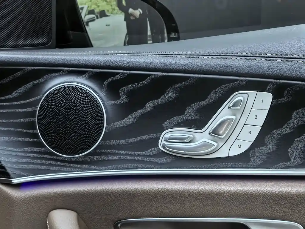 Mercedes-Benz E-Class 2021 — фото 30