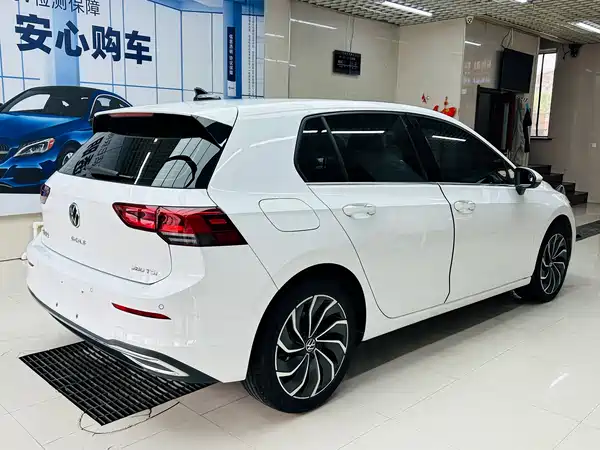 Volkswagen Golf 2023