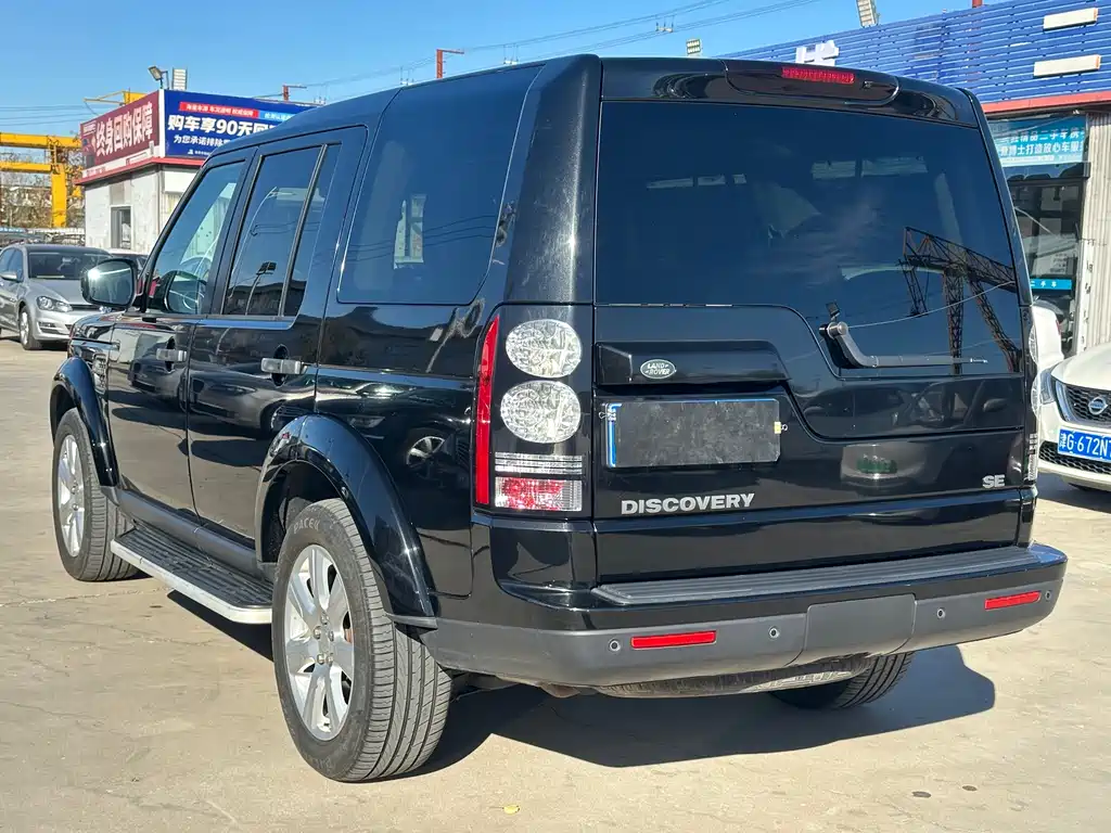 Land Rover Discovery 2015 — фото 12