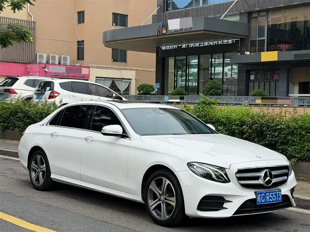 Mercedes-Benz E-Class 2016 — фото 3
