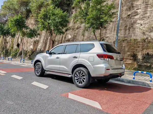 Nissan Terra 2018