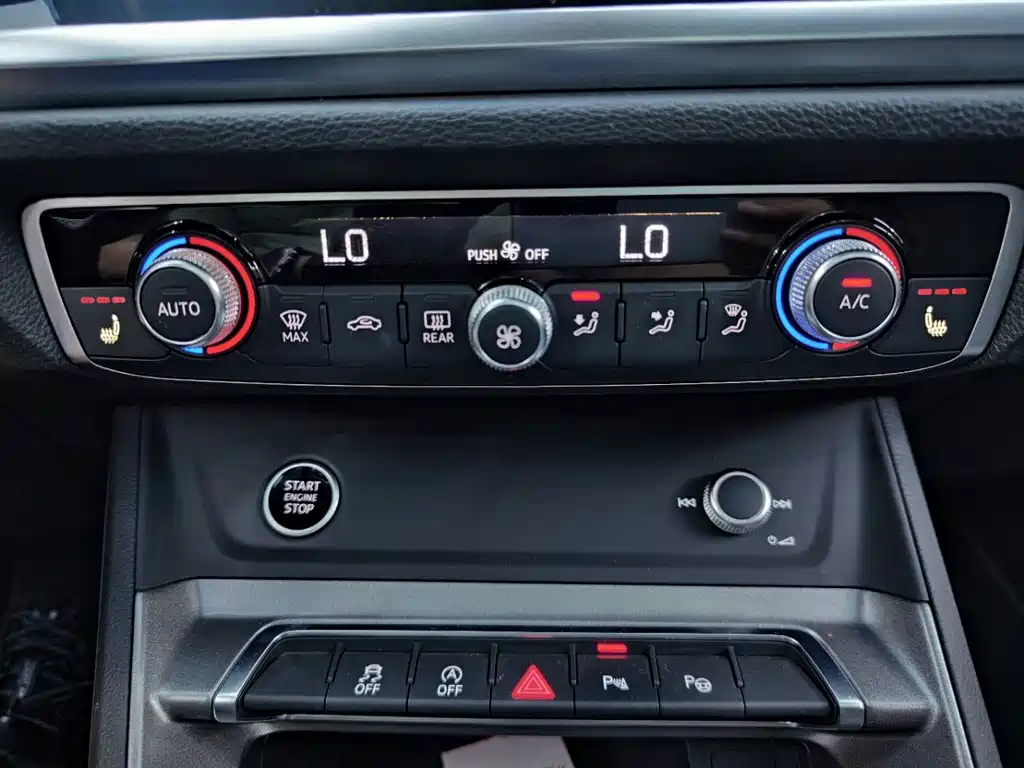 Audi Q3 2023 — фото 13