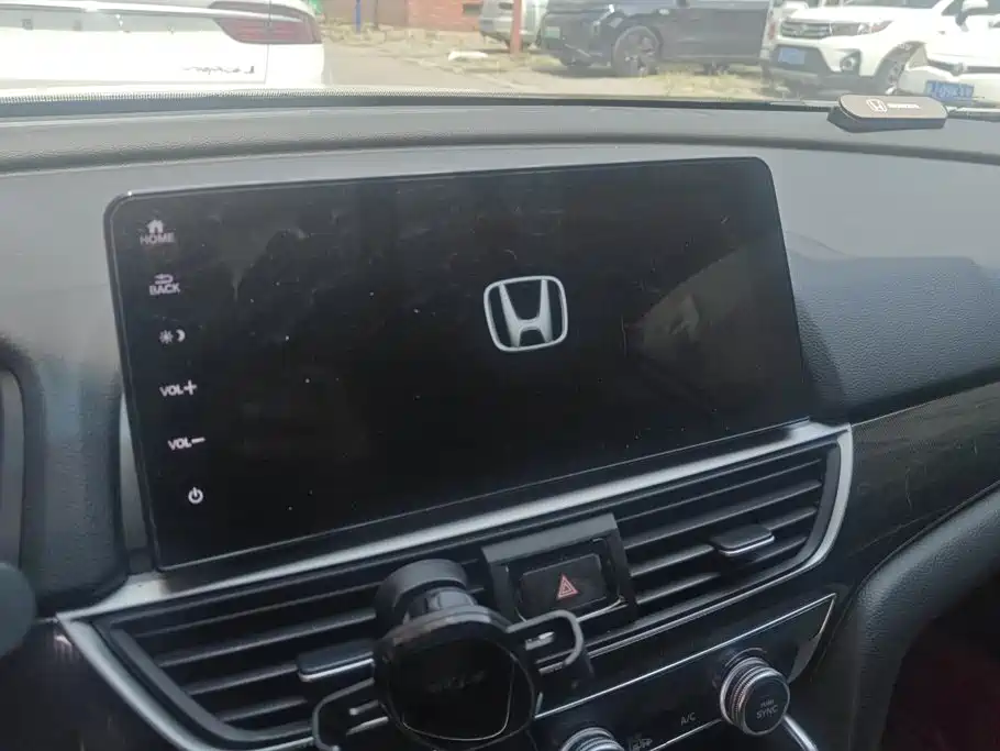 Honda Accord 2022 — фото 13