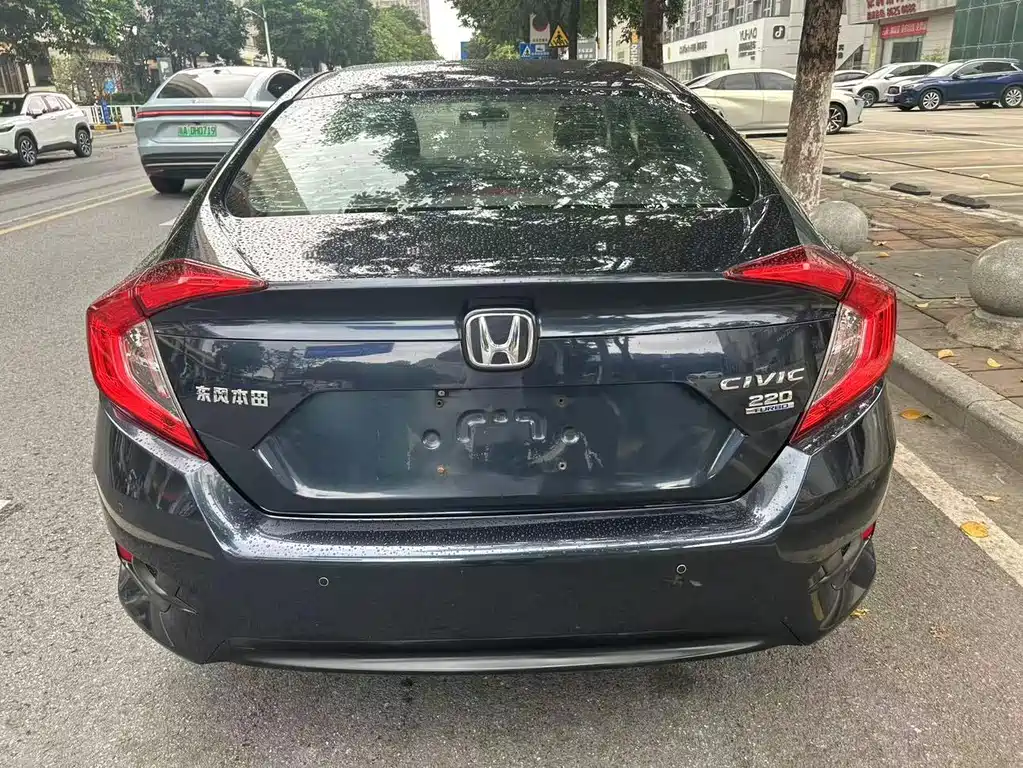 Honda Civic 2018 — фото 18