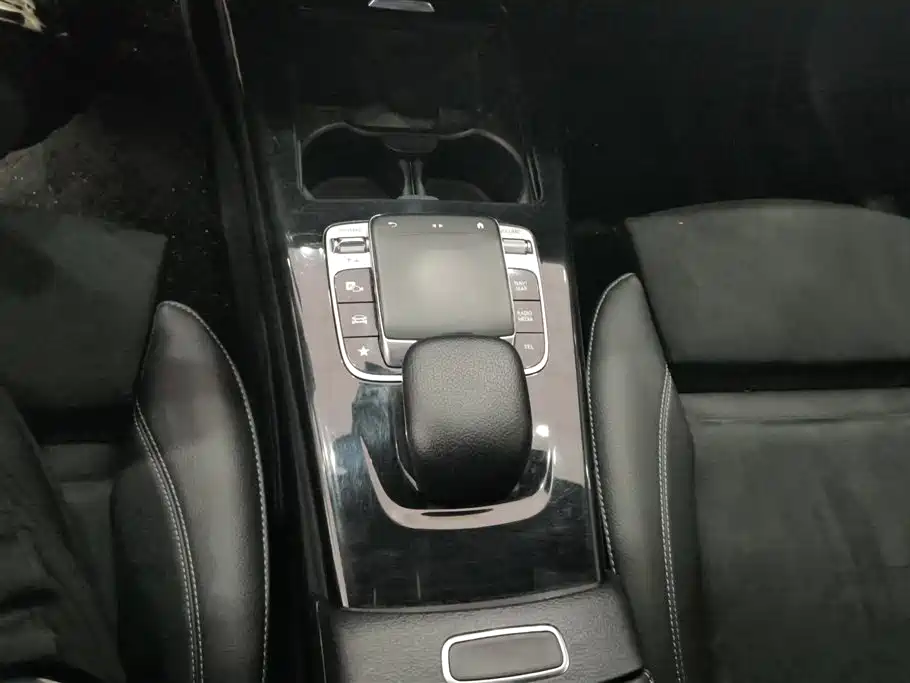 Mercedes-Benz A-Class 2019 — фото 16