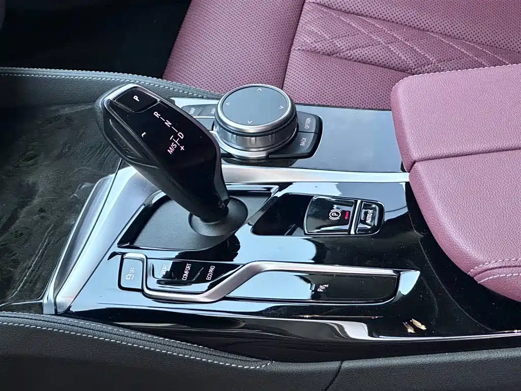 BMW 5 Series 2022 — фото 11