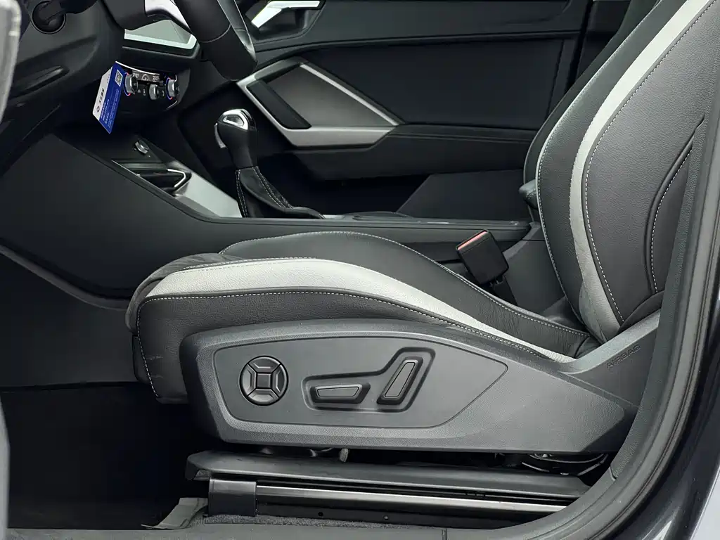 Audi Q3 2023 — фото 17