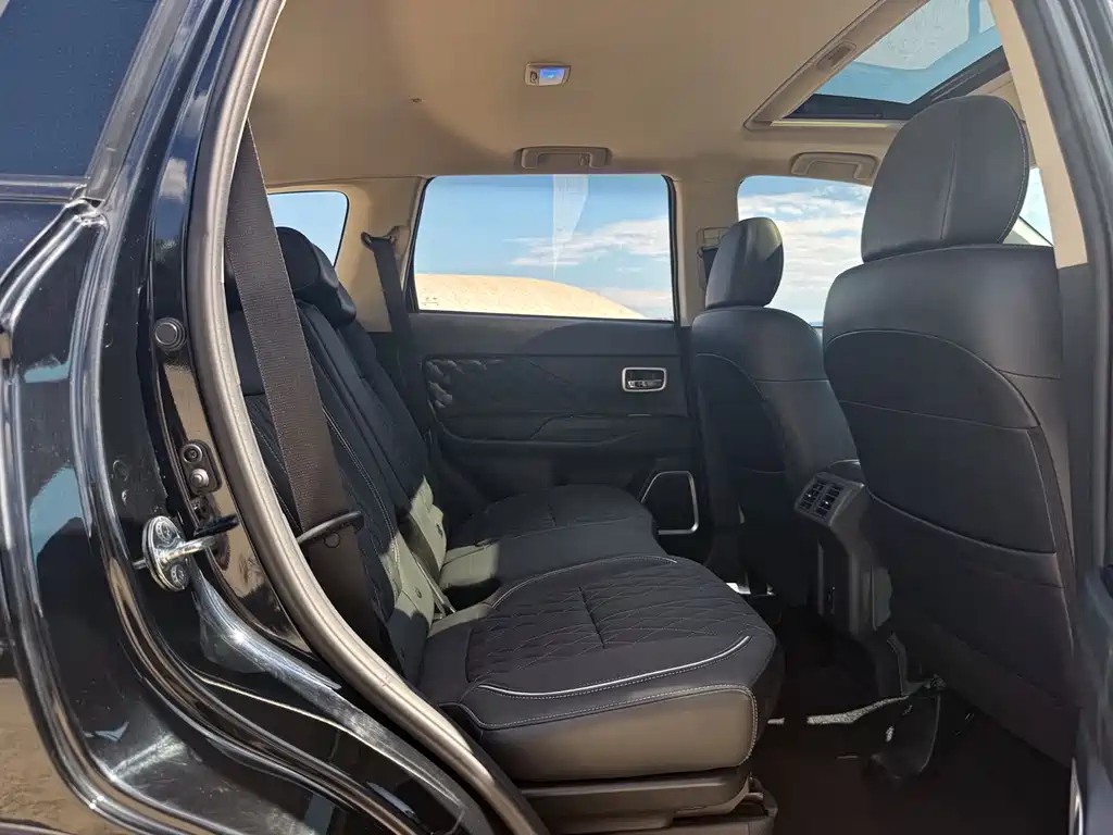 Mitsubishi Outlander 2021 — фото 15