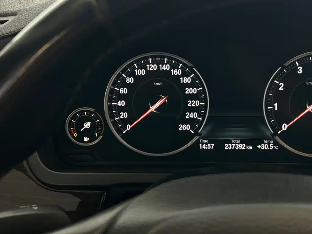 BMW 7 Series 2013 — фото 10