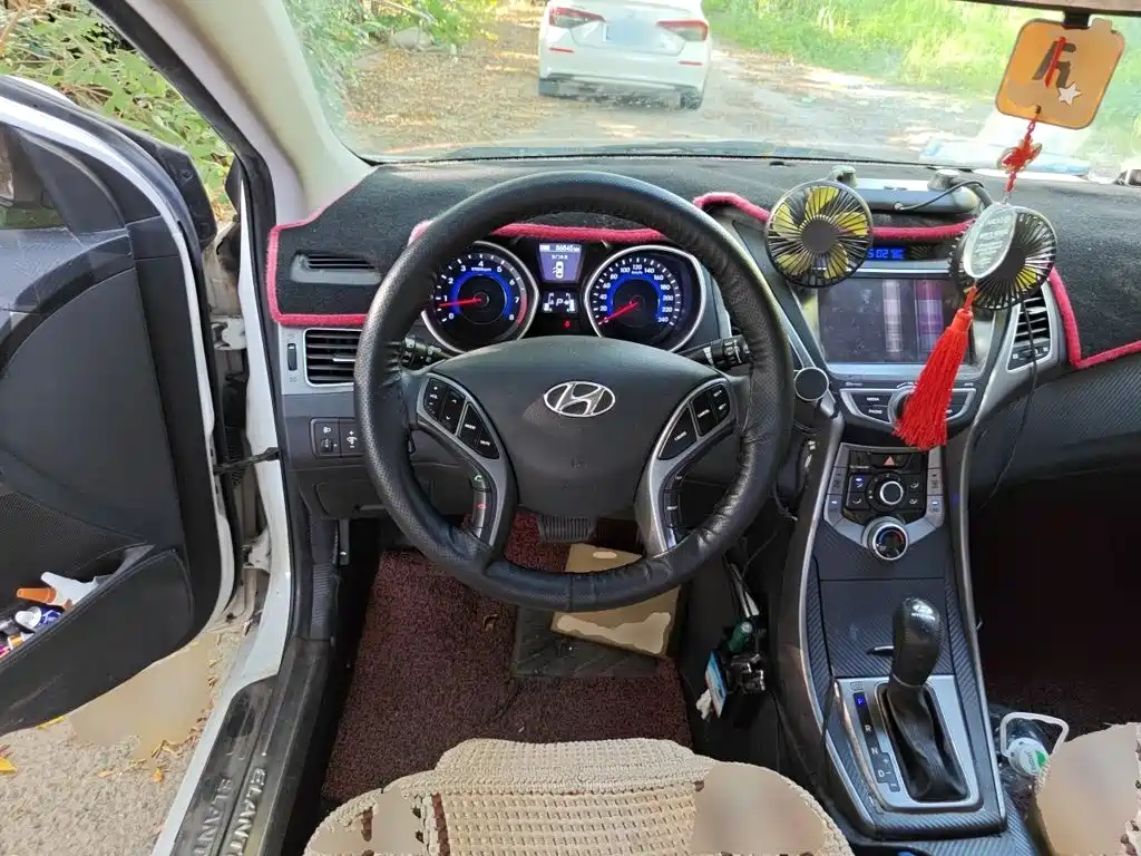 Hyundai Elantra Langdong 2016 — фото 6