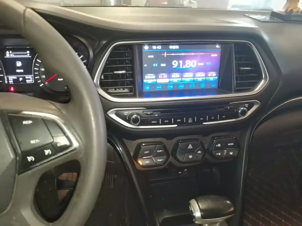 GAC Trumpchi GS4 2016 — фото 13