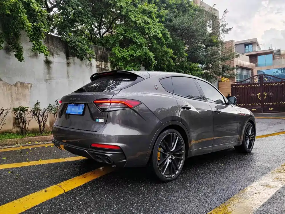 Maserati Levante 2021 — фото 8