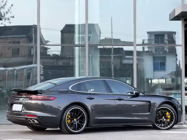 Porsche Panamera 2018