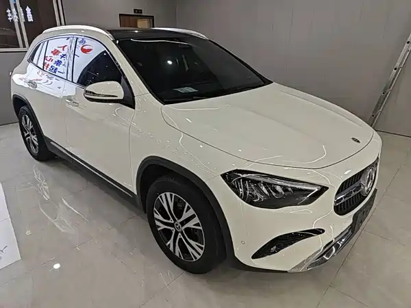 Mercedes-Benz GLA 2024