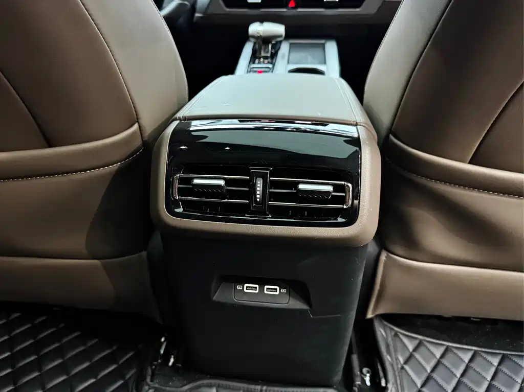 GAC Motor Trumpchi GS4 2024 — фото 12