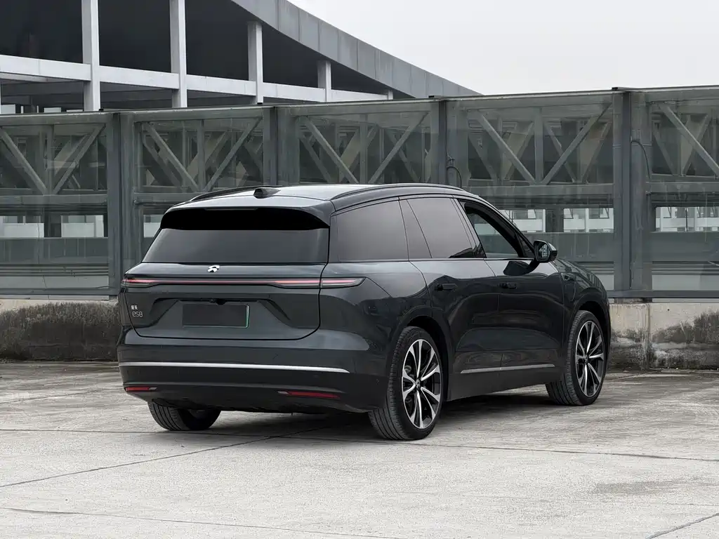 NIO ES8 2024