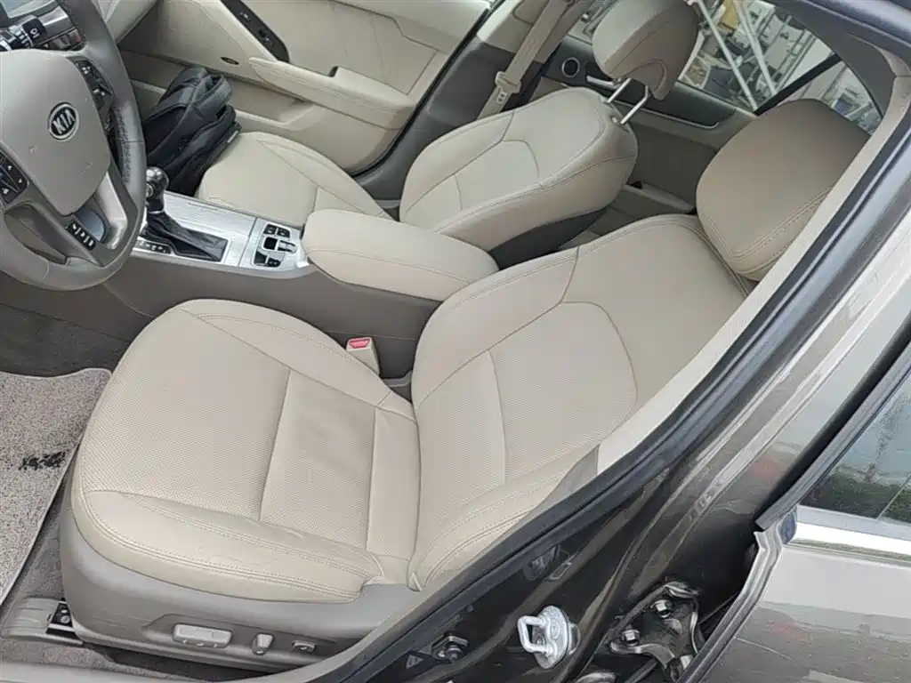 Kia Cadenza 2016 — фото 15