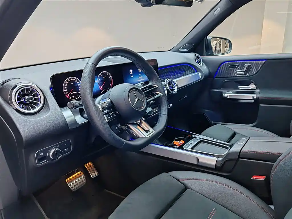 Mercedes-Benz GLB AMG 2025 — фото 17