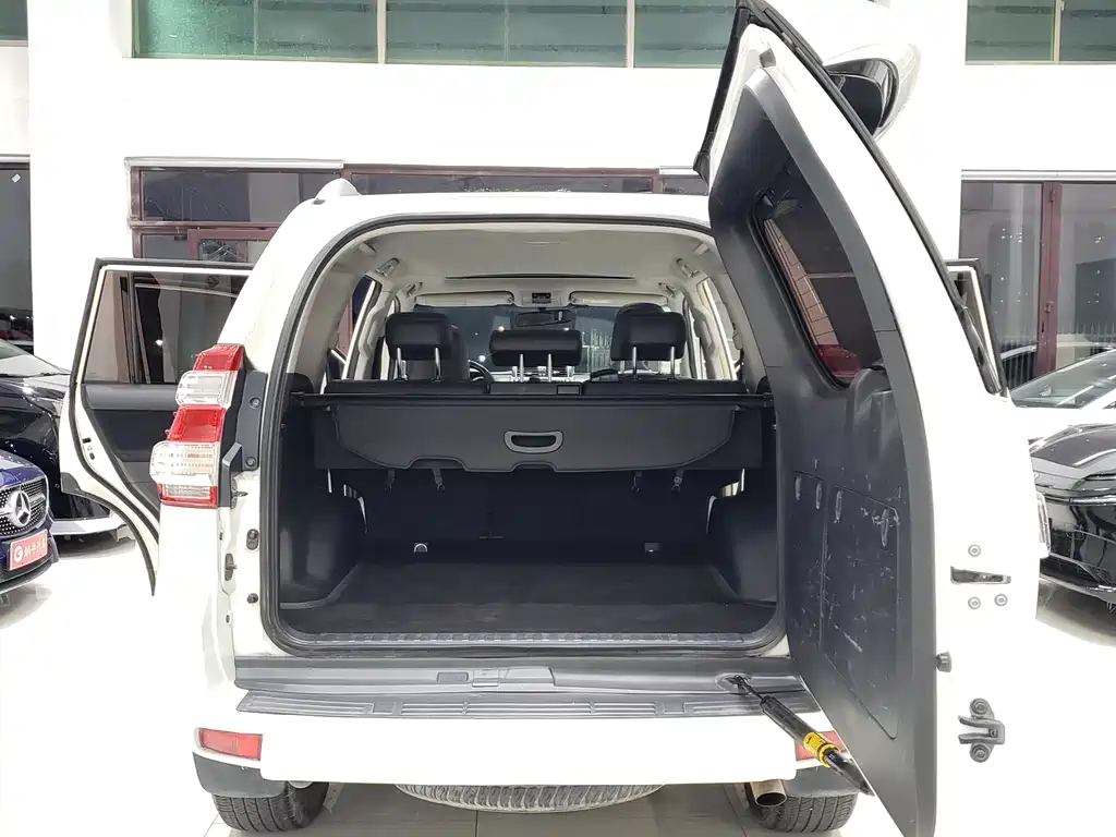 Toyota Prado 2017 — фото 8