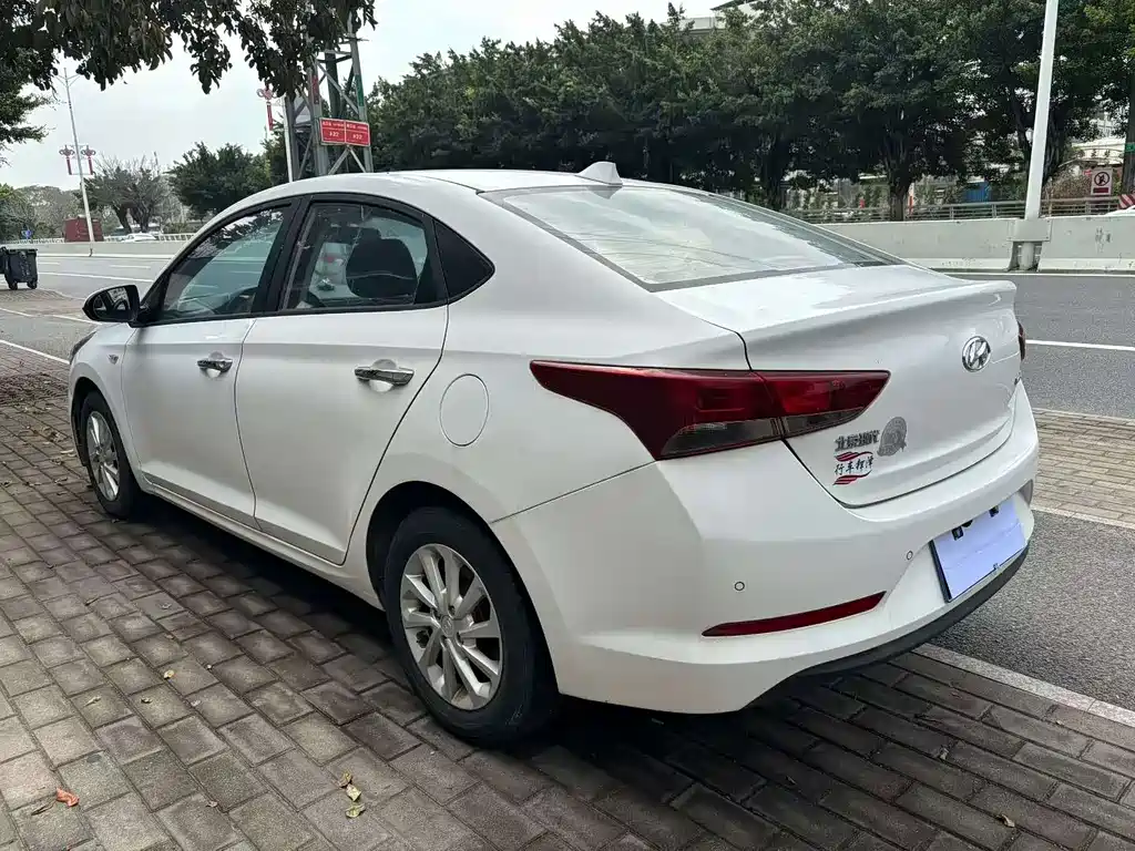 Hyundai Verna 2017 — фото 3