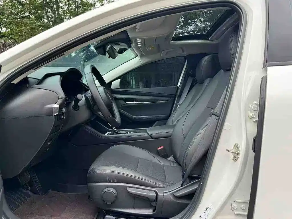 Mazda 3 Axela 2025