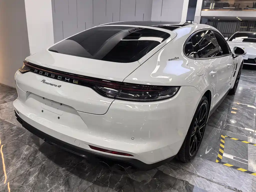 Porsche Panamera 2021 — фото 18