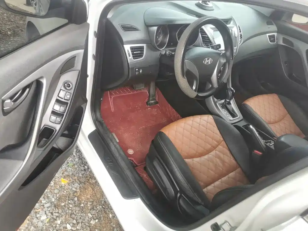 Hyundai Elantra Langdong 2017 — фото 16