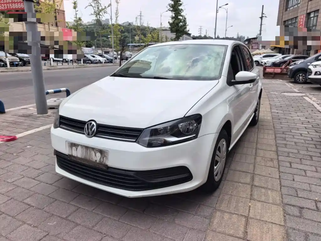 Volkswagen Polo 2015 — фото 1