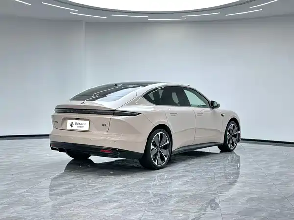 NIO ET5 2025