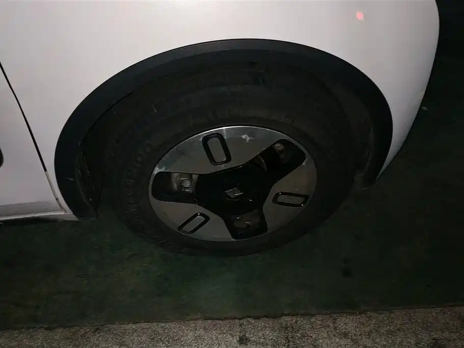 Baojun E300 2020