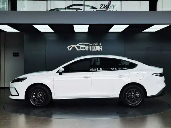 BYD Seal 05 DM-i 2025