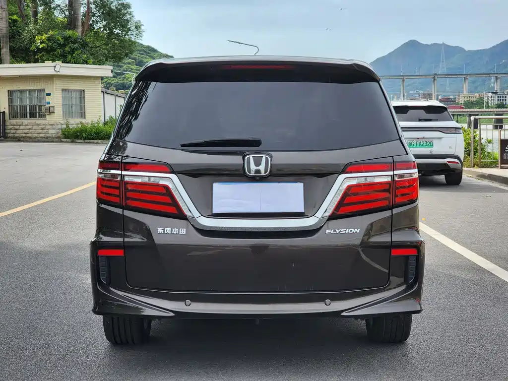 Honda Elysion 2017 — фото 5