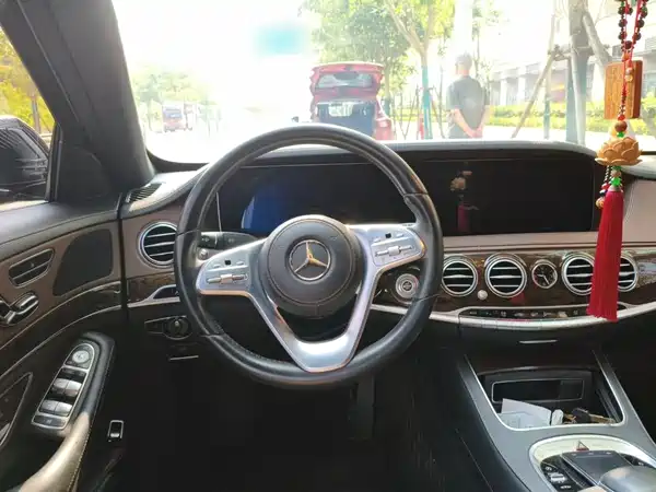 Mercedes-Benz S-Class 2020
