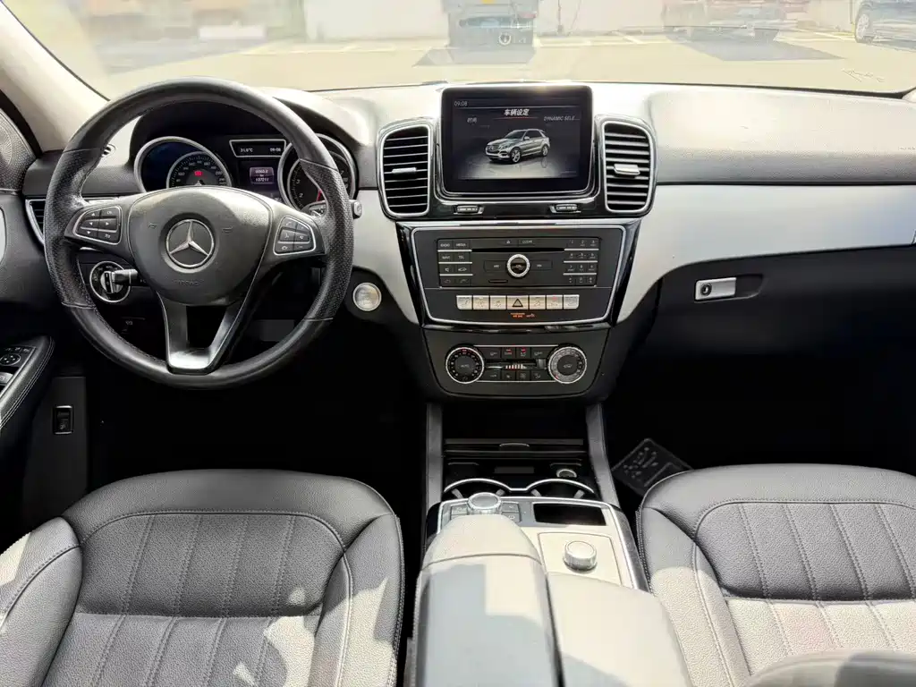 Mercedes-Benz GLE 2016 — фото 7