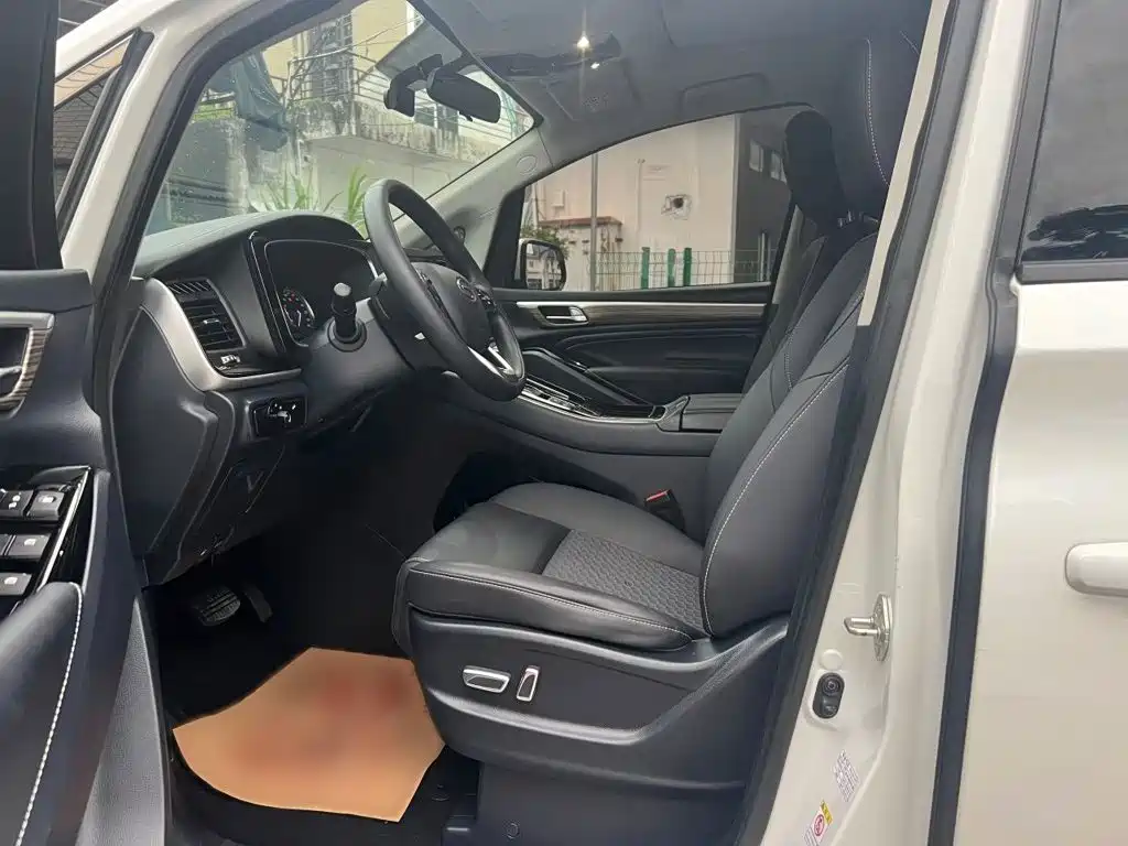GAC Motor Trumpchi M8 2023 — фото 16