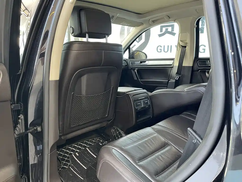 Volkswagen Touareg 2017 — фото 13