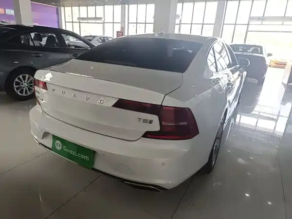 Volvo S90 2019