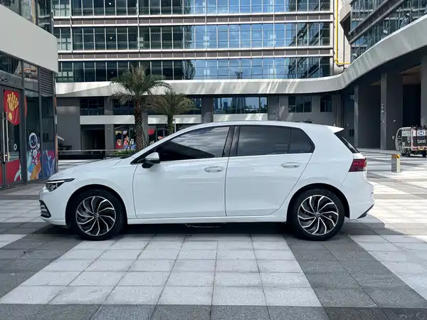 Volkswagen Golf 2023