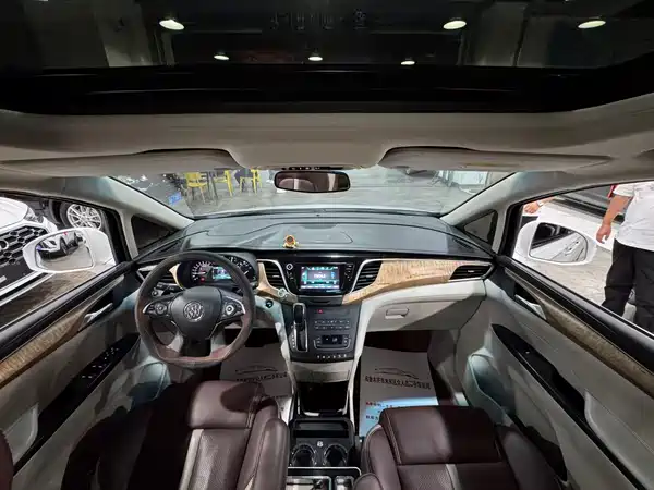 Buick GL8 2017