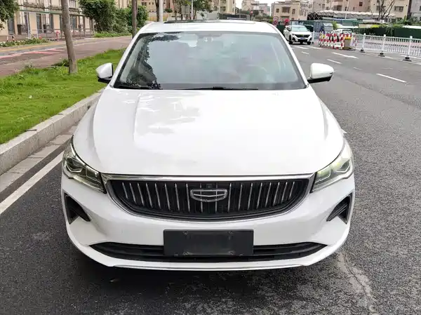 Geely Emgrand 2023