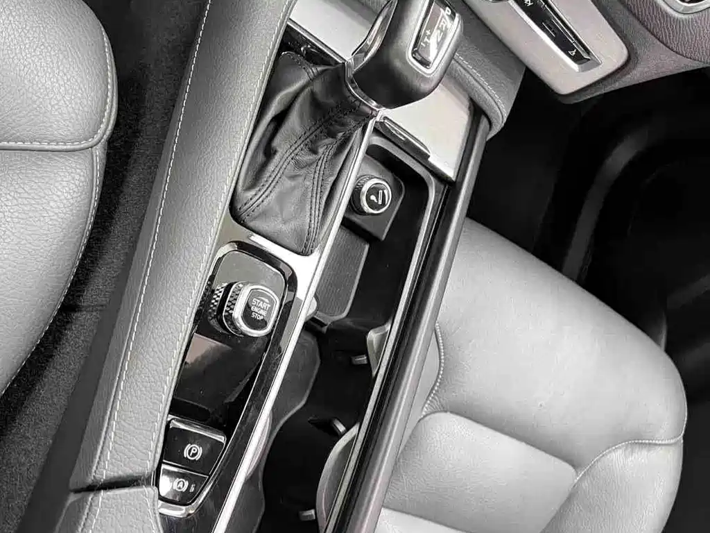 Volvo XC90 2019 — фото 17