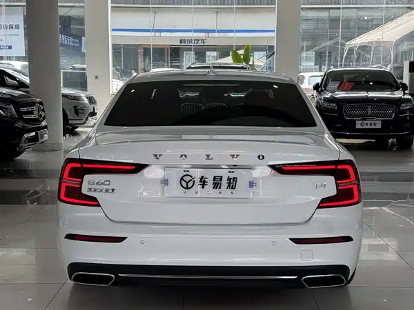 Volvo S60 2021