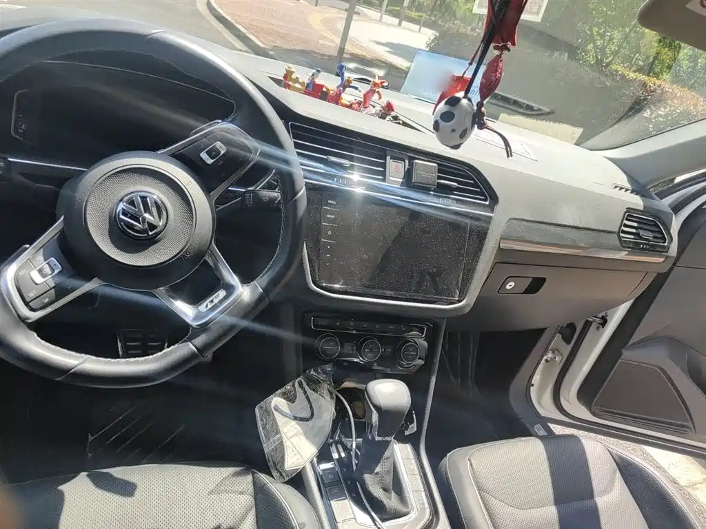 Volkswagen Tiguan L 2020 — фото 13