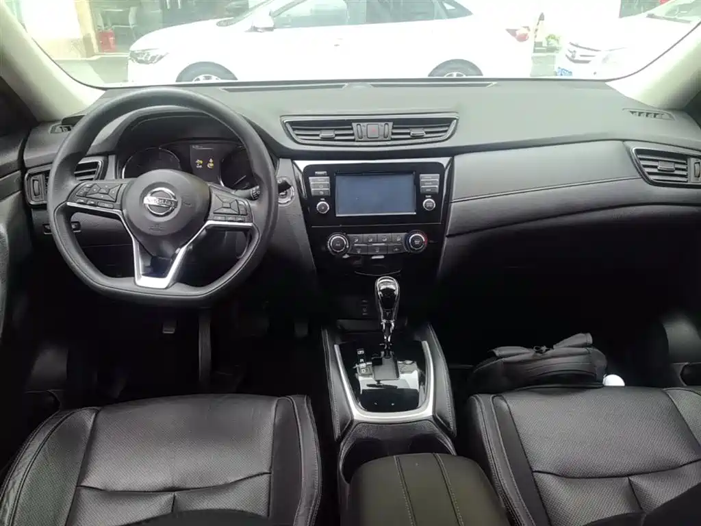 Nissan X-Trail 2018 — фото 10