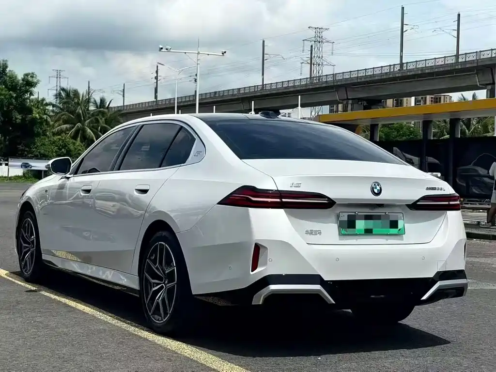 BMW i5 2024 — фото 4