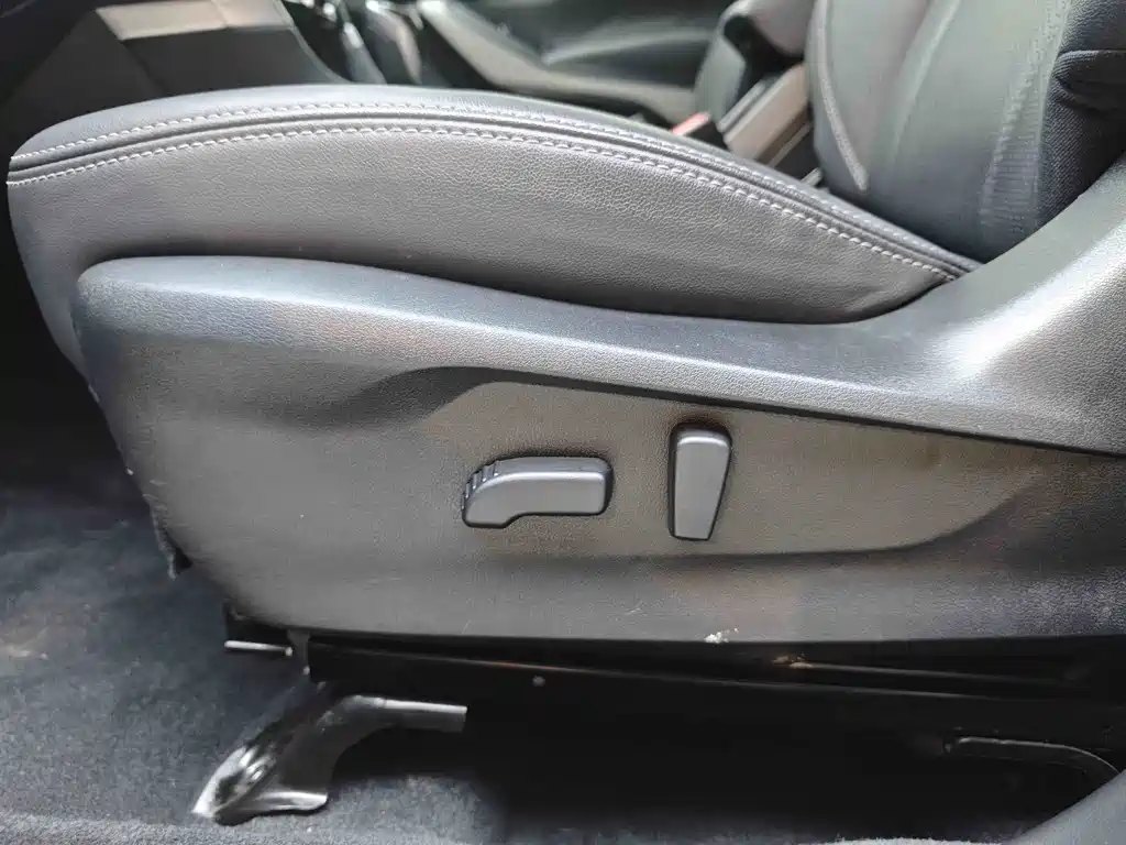 Subaru Forester 2023 — фото 15